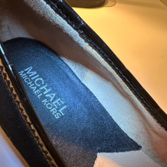 🤩Michael Kors Black Croc-Embossed Buckle Flats, Size 9 - Picture 2 of 9